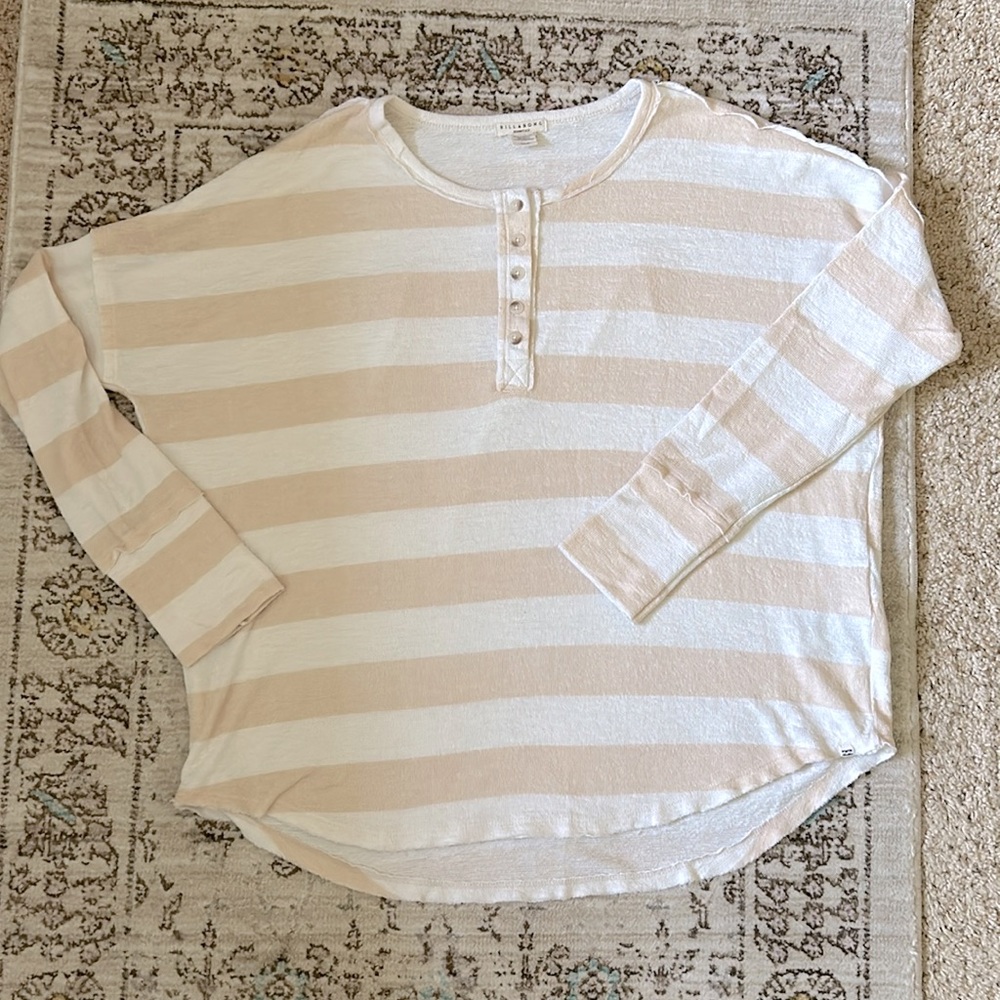 Billabong women’s long sleeve stripe Henley in size L